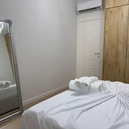 Modern Meets Comfort 2 Bedroom In Bllok *