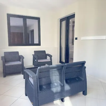 Apartment Modern Meets Comfort 2 Bedroom In Bllok