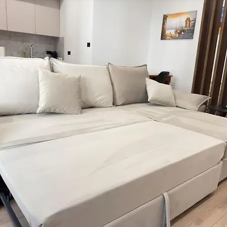 Modern Meets Comfort 2 Bedroom In Bllok Tirana