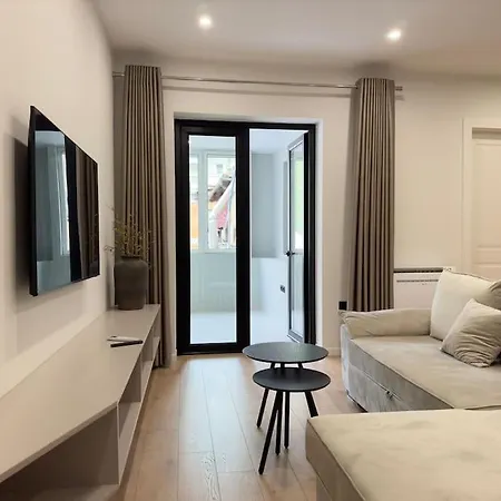 Modern Meets Comfort 2 Bedroom In Bllok * Tirana