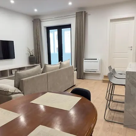 Modern Meets Comfort 2 Bedroom In Bllok *