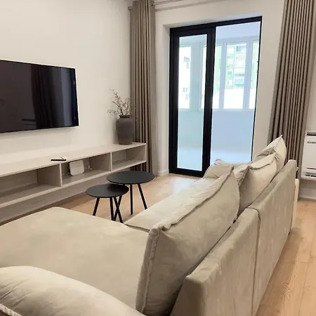 Modern Meets Comfort 2 Bedroom In Bllok Apartment *